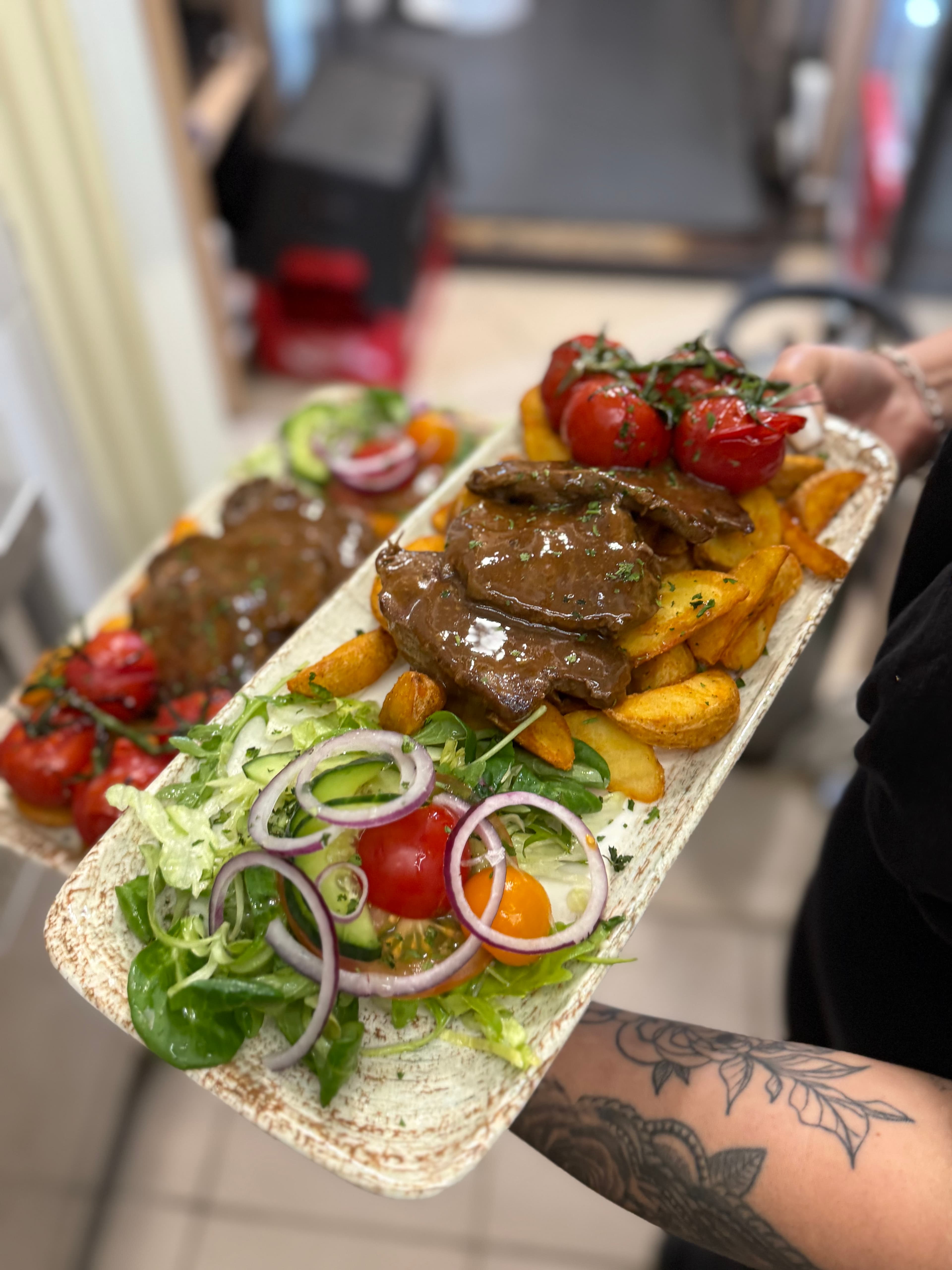 Bélszín medálok steak burgonyával